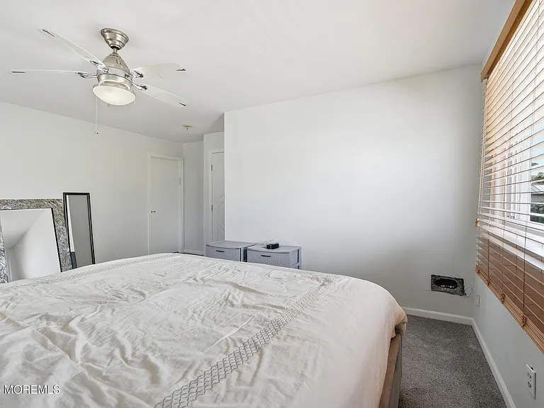 970 Van Court Ave — Photo 33