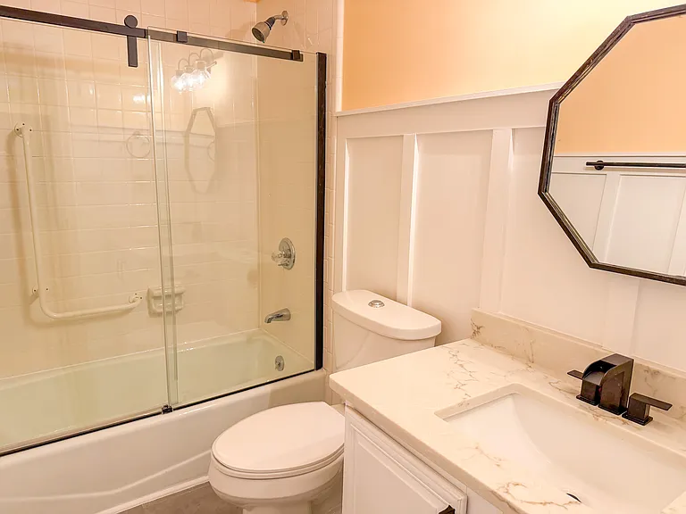 106 Montrose Dr — Photo 17