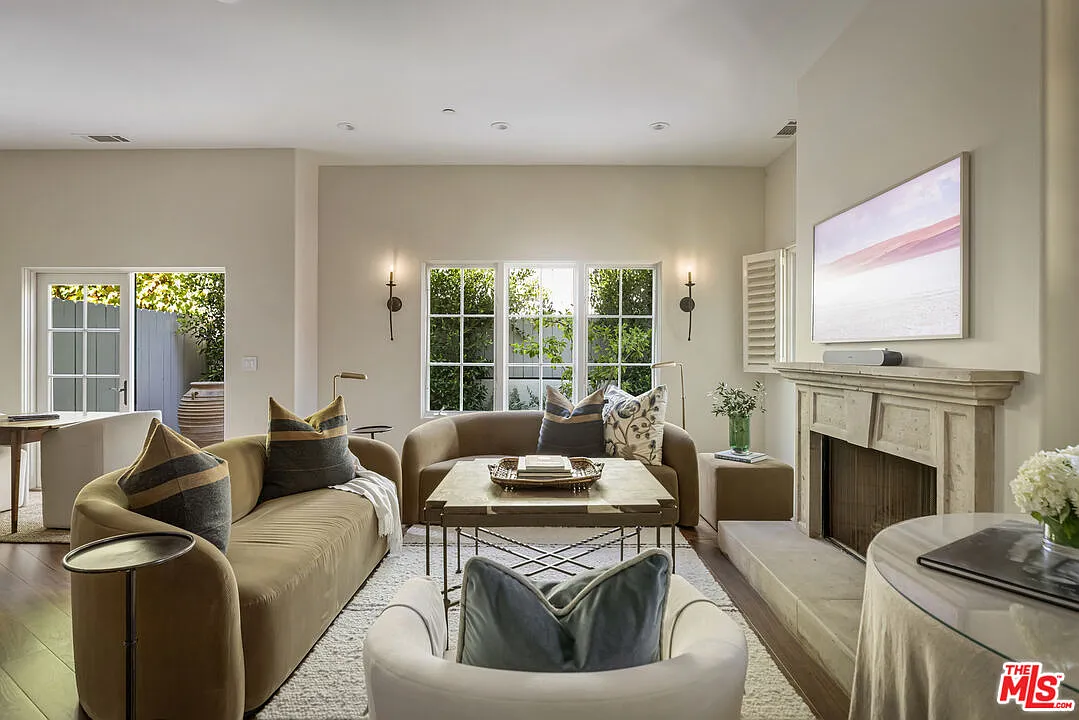 2 bed, 2.5 bath, 2123 sqft, $11,000 — Photo 1
