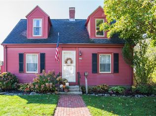 15 Dudley Ave S, Middletown, RI 02842