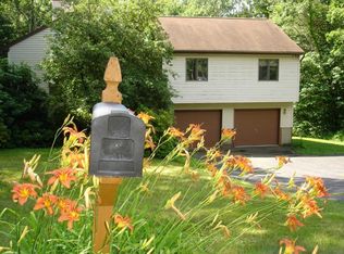 25 Briarwood Dr, Barkhamsted, CT 06063