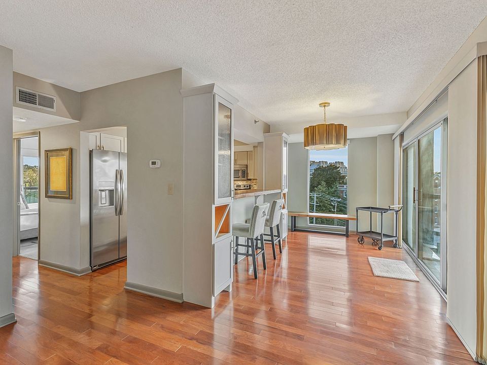 1st image of 900 19th Ave S APT 708