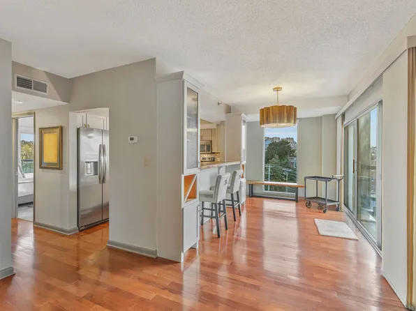 900 19th Ave S APT 708, Nashville, TN 37212