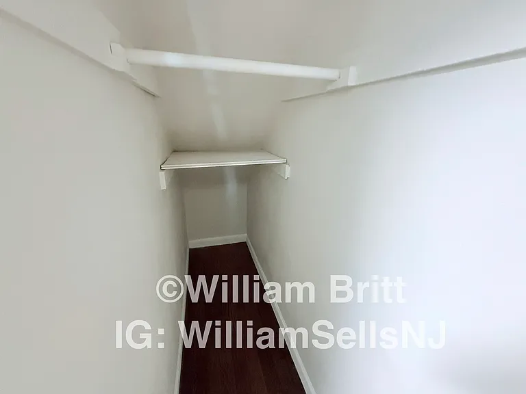 500-502 Alma Ter #B6 — Photo 14