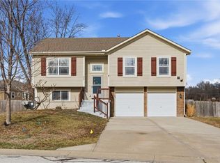 406 Timbercreek Dr, Belton, MO 64012