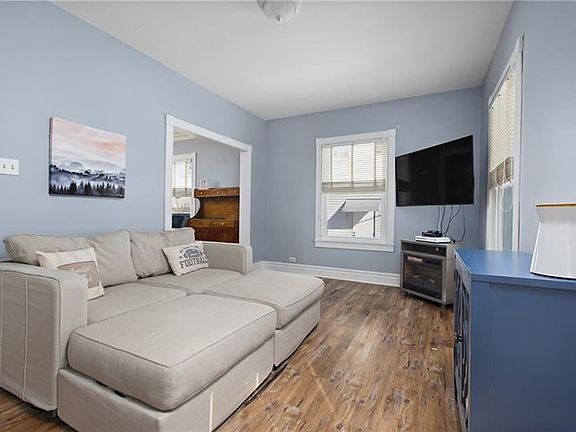 4th image of 304 Jefferson Ave