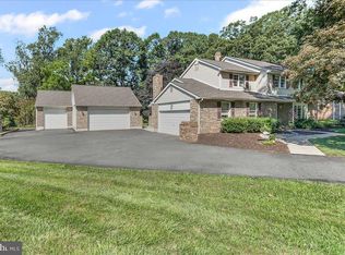 230 Tree Top Ln, Hockessin, DE 19707