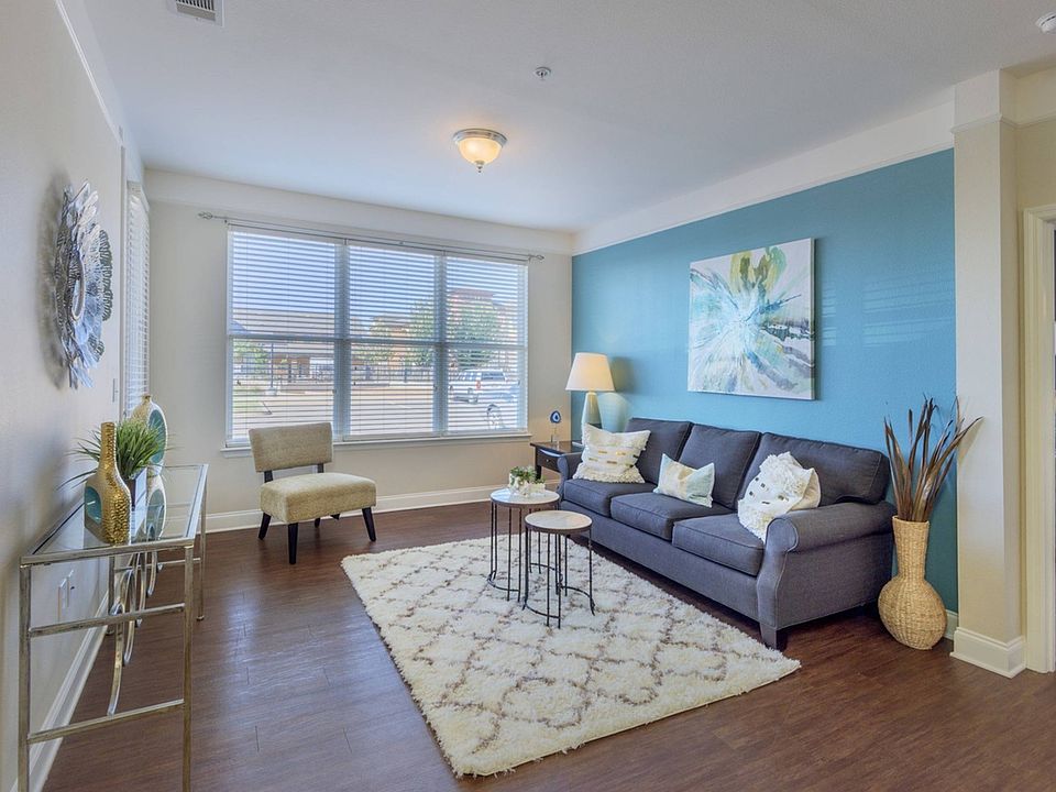 Spacious Living Room