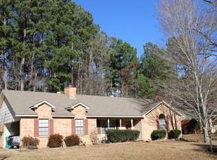 231 Deerfield Rd, Grenada, MS 38901