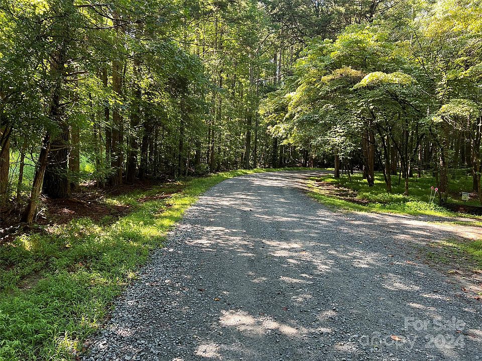 2nd image of 1913 Davis Rd