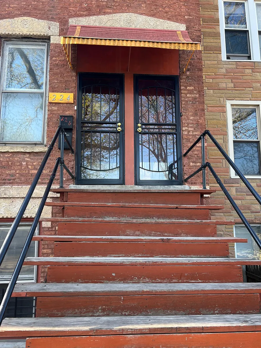 Building Photo - 224 W 24th Pl #2F