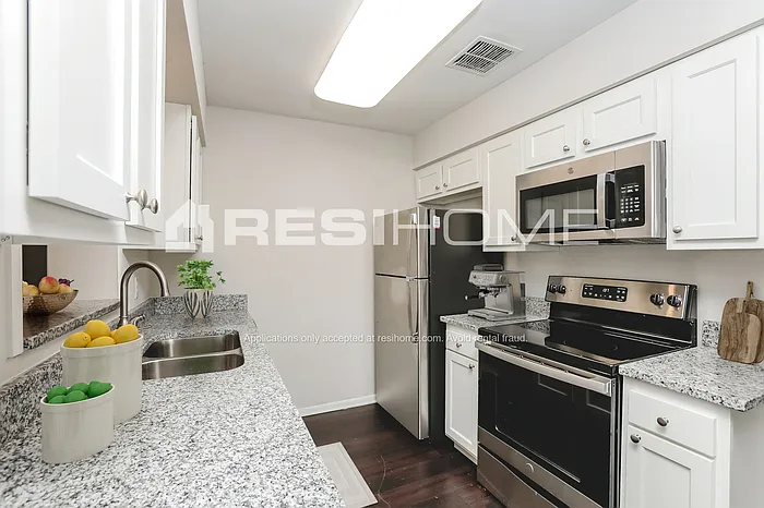 Building Photo - 1407 Sunridge Rd