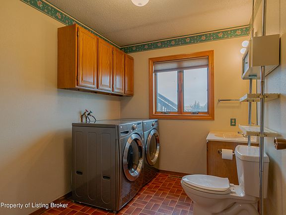 3rd image of 3210 104w Ave SW