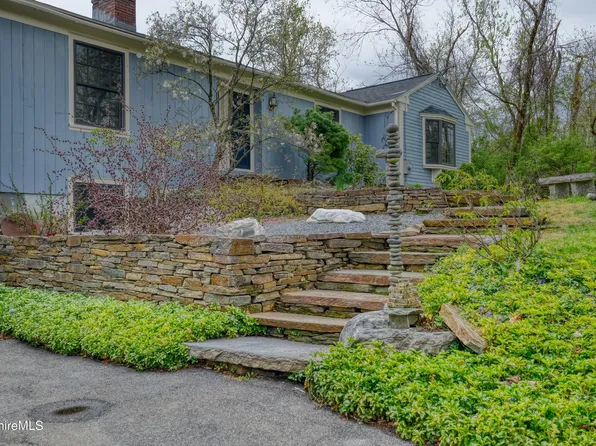 128 Stratton Rd, Williamstown, MA 01267