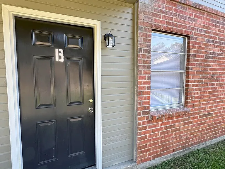 5143 Baker Blvd — Photo 1