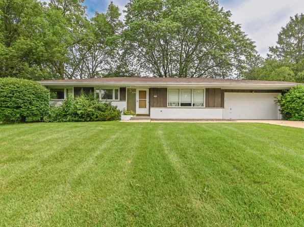 5880 Fleming COURT, Greendale, WI 53129