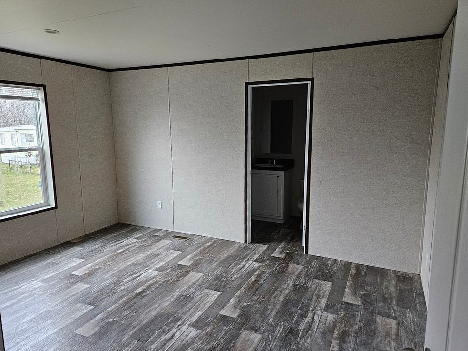 2nd image of 105 Bellwood Dr