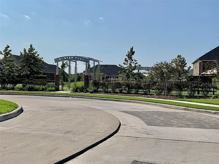 1735 Nichole Woods Dr — Photo 24