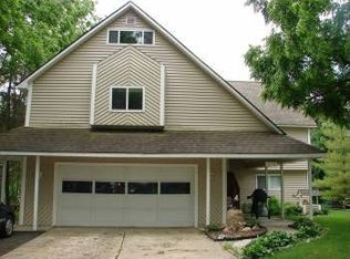 575 Hilltop Dr, Howell, MI 48843