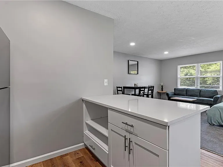 1701 Hawthorne Ave #1B — Photo 11