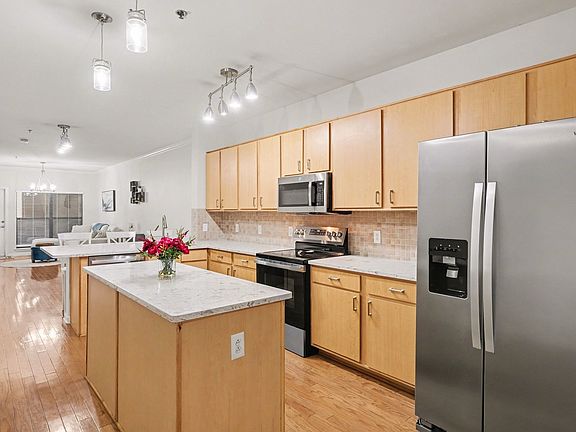 2nd image of 1803 Broadway APT 305