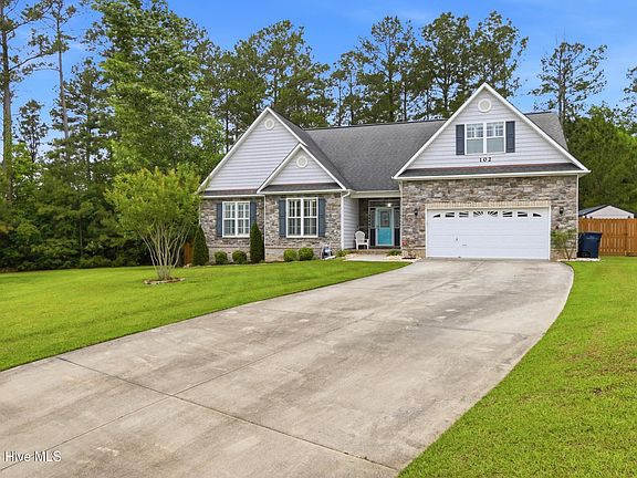 5th image of 102 Kingswood Court