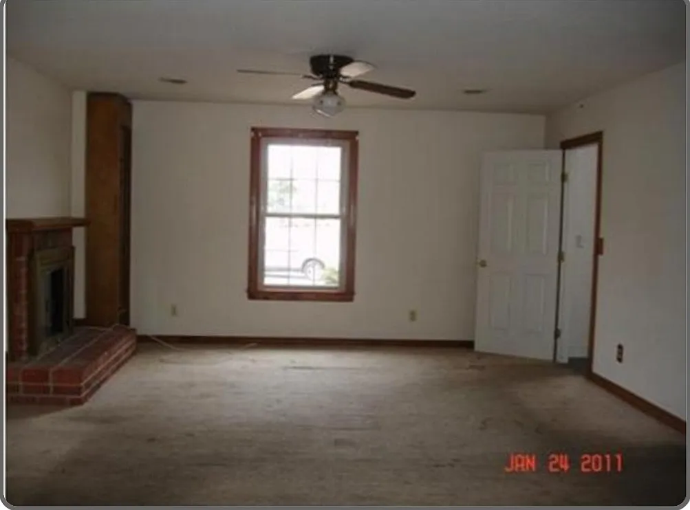 4 bed, 2.5 bath, 2984 sqft, $2,625 — Photo 3