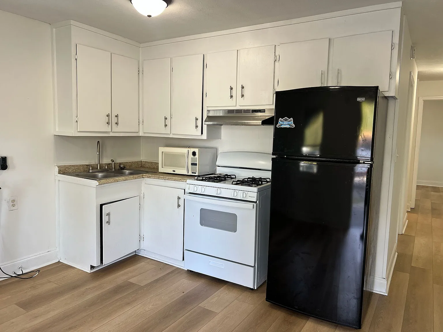 2 bed, $1,100 — Photo 3