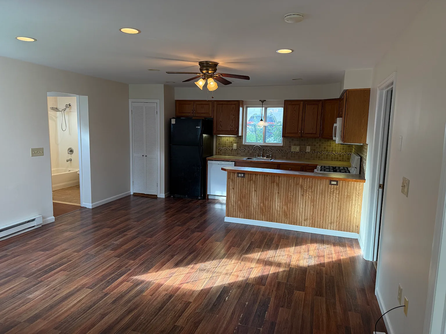 2 bed, 704 sqft, $2,150 — Photo 3