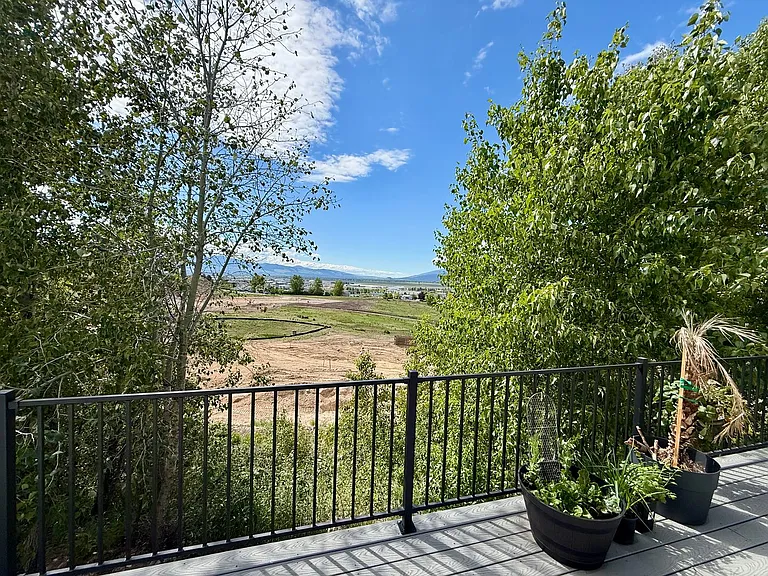 6465 Macarthur Dr — Photo 17