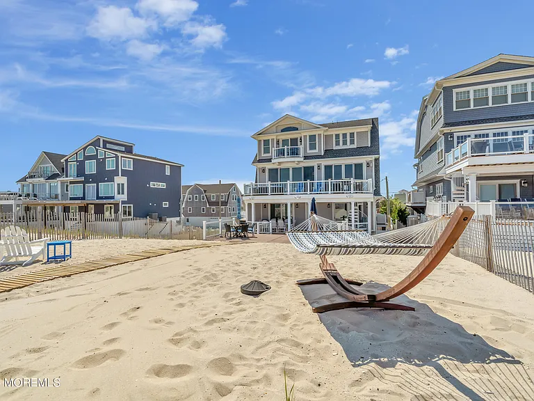 226 Dune Ave — Photo 41