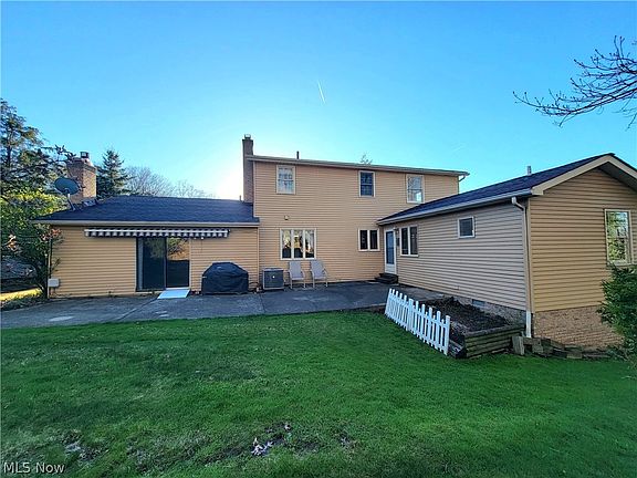 3rd image of 6859 Karen Dr