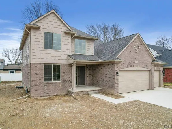 53302 Zachary Dr, Chesterfield, MI 48047