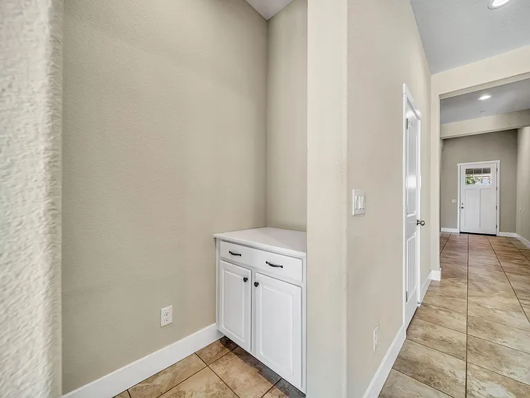 1914 Balsam Ct — Photo 32