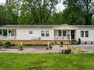 8873 Bennett Rd, Benton, IL 62812