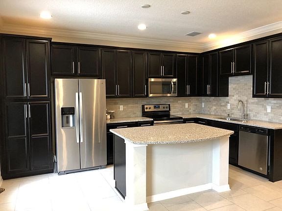 4th image of 14416 Swanley St
