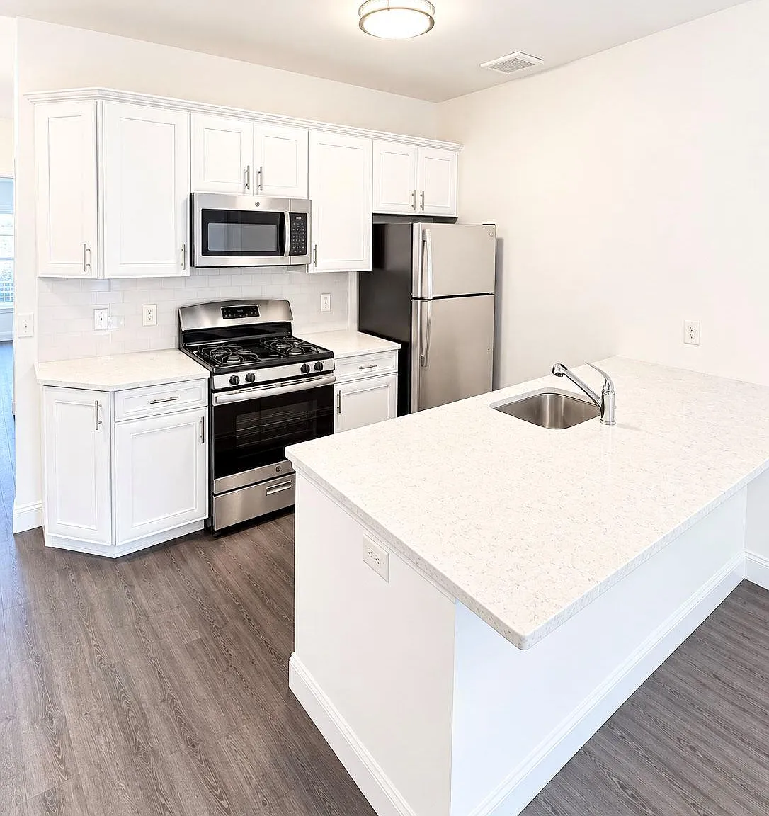 1 bed, 1.0 bath, 850 sqft, $3,150 — Photo 4