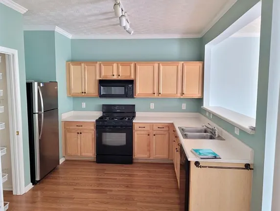 2954 Greyhawk Ln — Photo 6