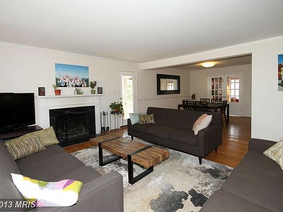 4th image of 8809 Southwick St