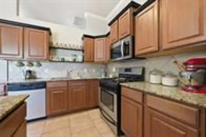 7500 Meadow Lake Dr — Photo 3