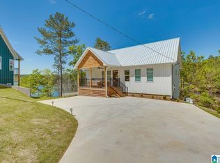 421 Pointe View Rd, Wedowee, AL 36278