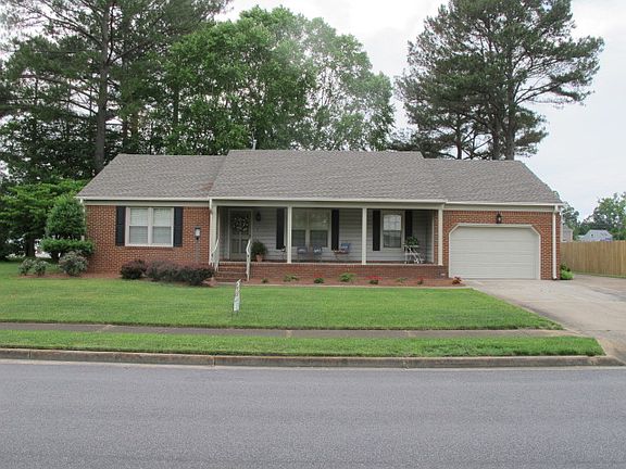 3rd image of 724 Heritage Dr