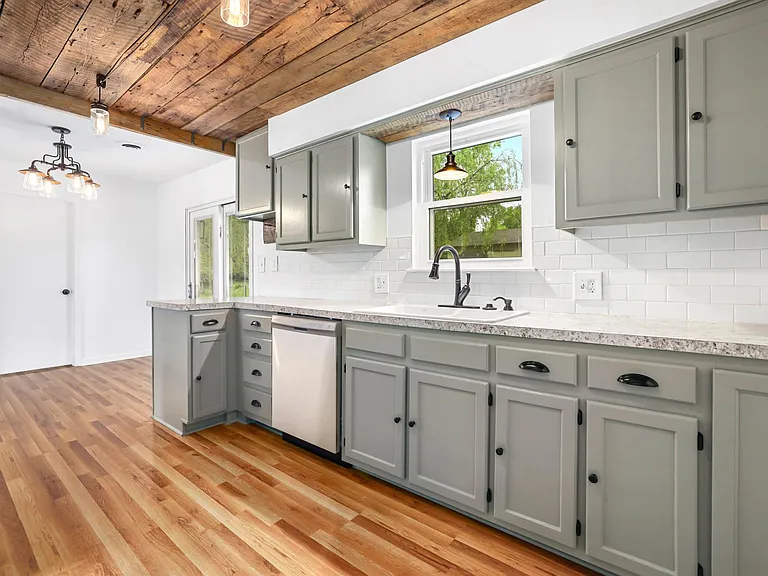3110 W Old Farmington Rd — Photo 5