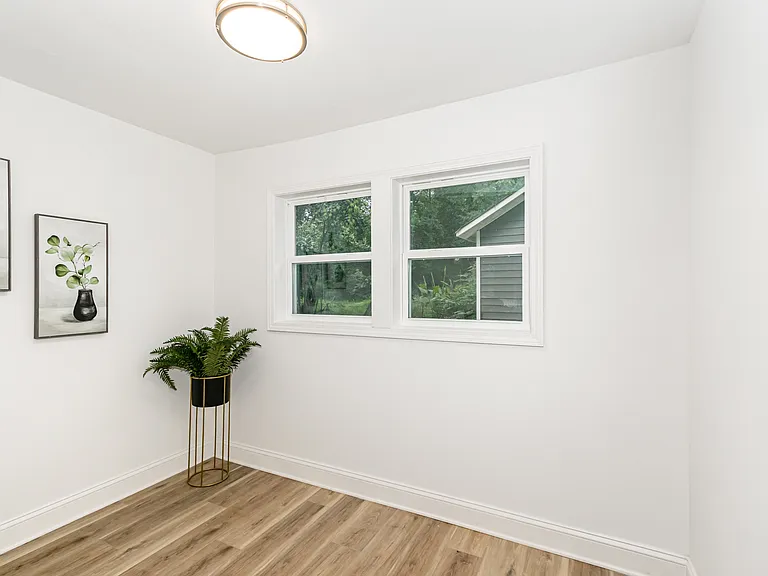 209 E Lavender Ave — Photo 23