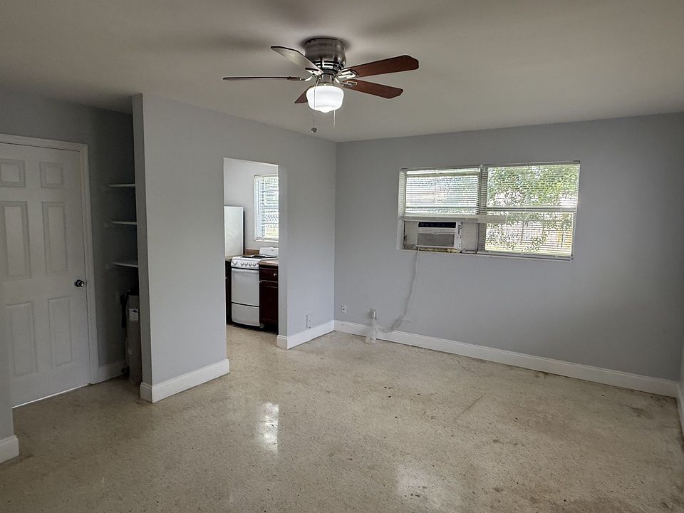 1st image of 1150 W Blue Heron Blvd #4