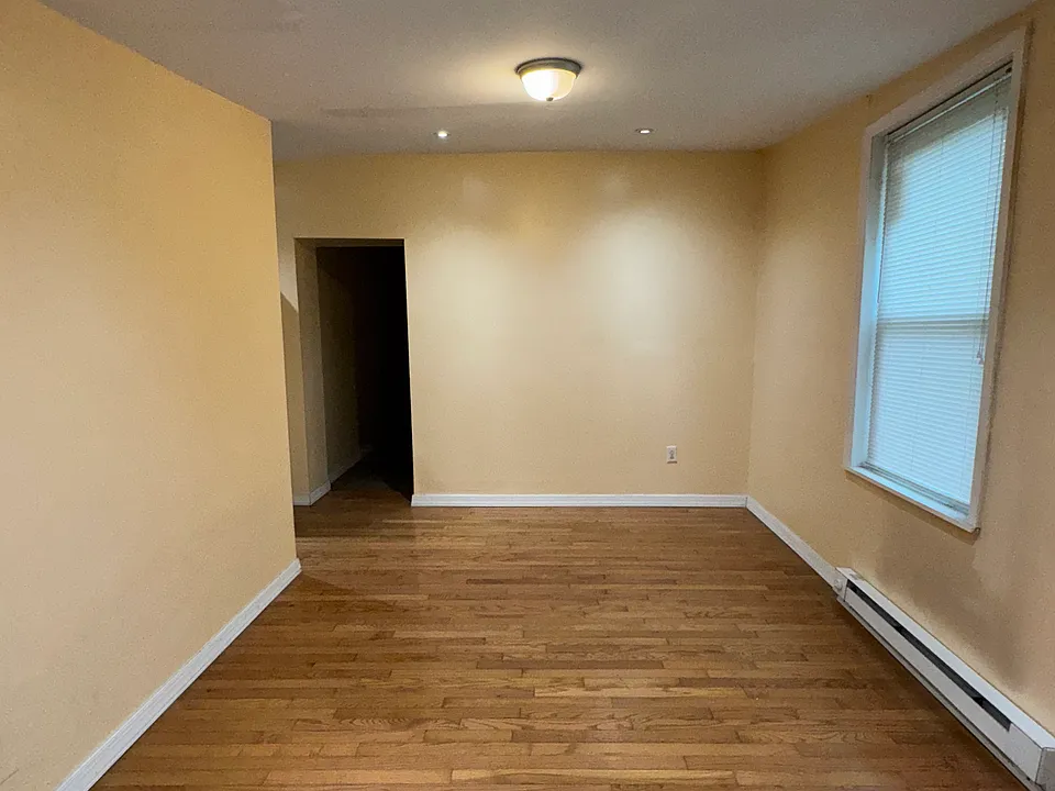 4 Creek Ave #2