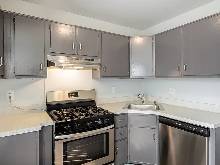 Cityside Apartments and Townhomes — Photo 27