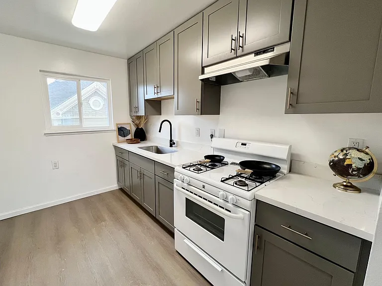 644 Lincoln St #4 — Photo 2