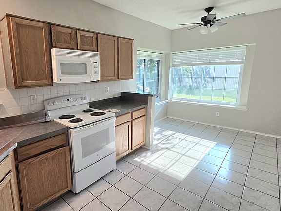 4th image of 3305 Cathedral Dr