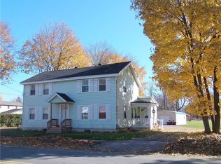 51 Clinton St, New York Mills, NY 13417